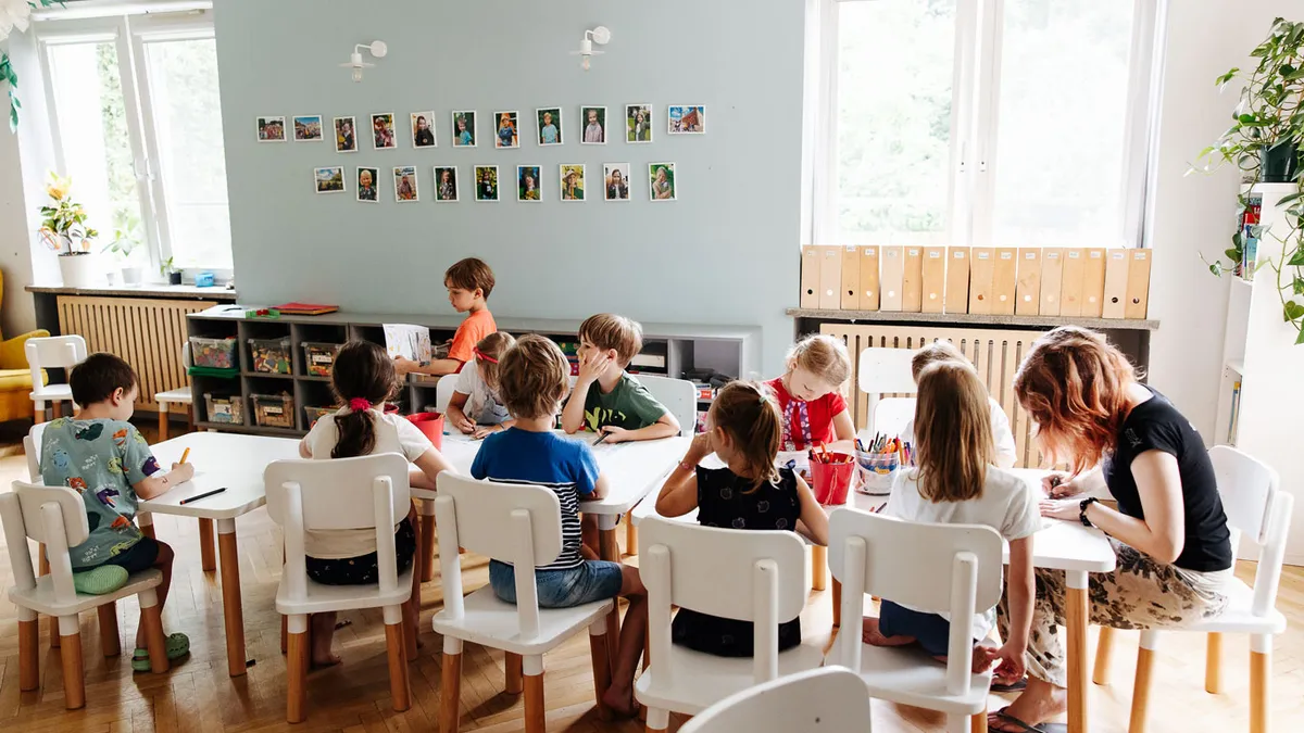 Angielski w przedszkolu na Pradze Południe — jak maluchy uczą się języka przez zabawę?